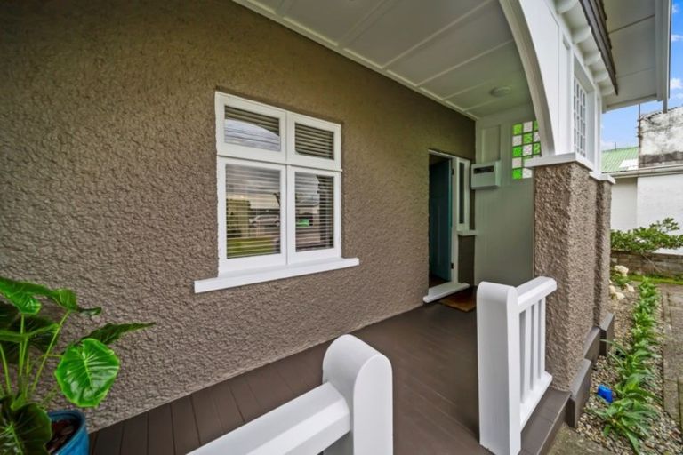 Photo of property in 30 Wallace Place, Westown, New Plymouth, 4310