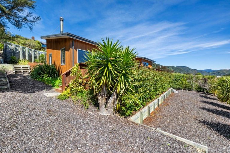 Photo of property in 11 Bell Bird Rise, Picton, 7220