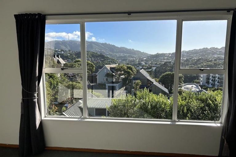 Photo of property in 6 Randolph Road, Crofton Downs, Wellington, 6035