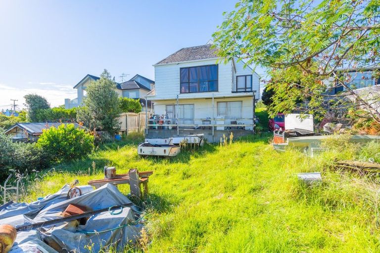 Photo of property in 122 Seaview Road, Paraparaumu Beach, Paraparaumu, 5032