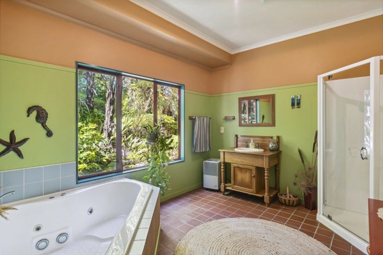 Photo of property in 35 Sunglo Terrace, Otaki, 5512