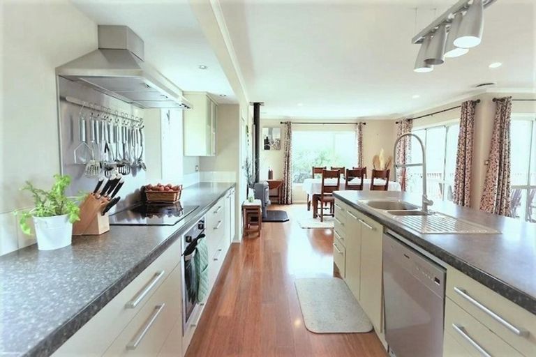 Photo of property in 35 Bayview Park Lane, Orewa, 0931