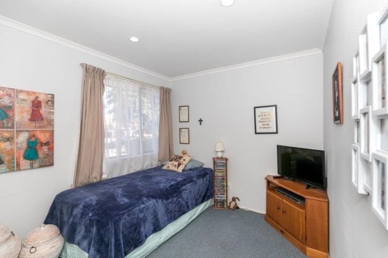 Photo of property in 10 Antrim Place, Nawton, Hamilton, 3200