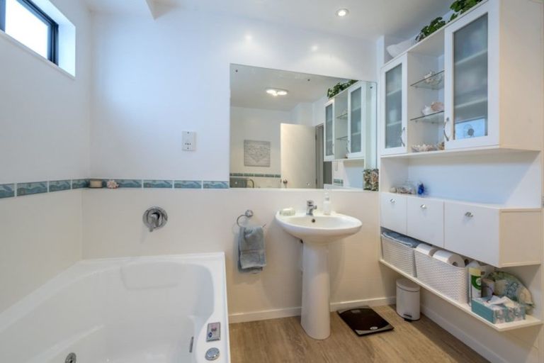 Photo of property in 35 Te Kiri Street, Himatangi Beach, Foxton, 4891