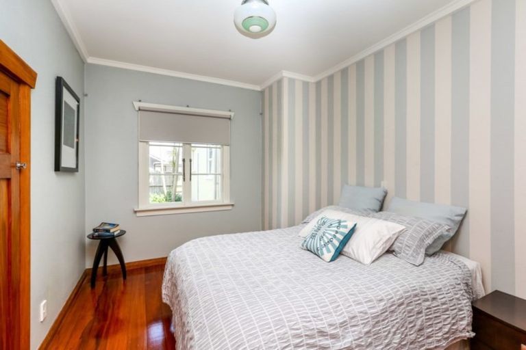 Photo of property in 180 Brooklands Road, Vogeltown, New Plymouth, 4310