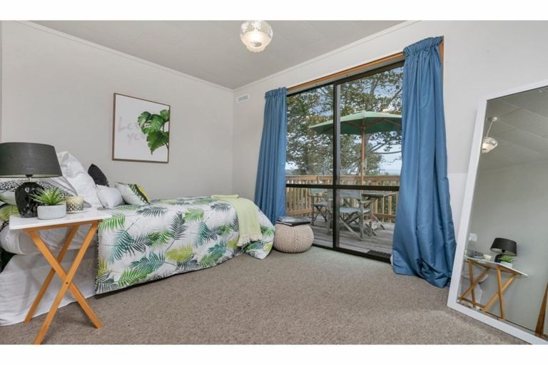 Photo of property in 4 Chamberlain Road, Massey, Auckland, 0614