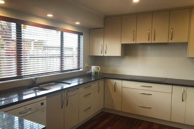 Photo of property in 48 Lakeside Drive, Orewa, 0931