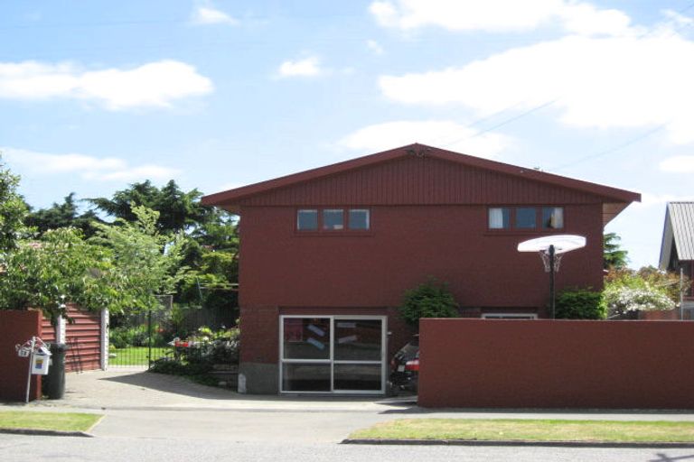 Photo of property in 33 Dinton Street, Russley, Christchurch, 8042