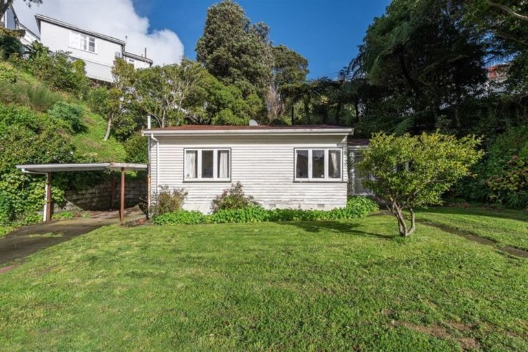 Photo of property in 2 Birdwood Street, Karori, Wellington, 6012