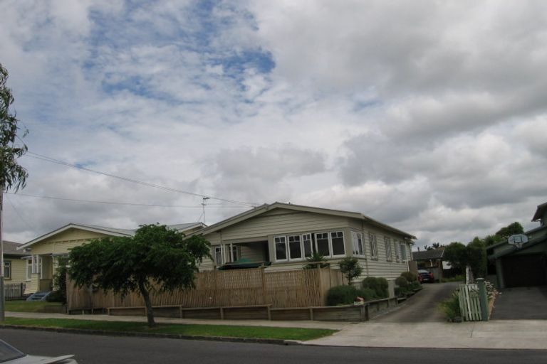 Photo of property in 44 Walmer Road, Point Chevalier, Auckland, 1022