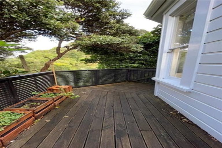 Photo of property in 4 Rangiora Avenue, Kaiwharawhara, Wellington, 6035