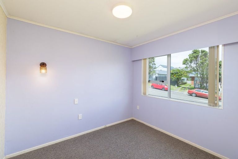 Photo of property in 78 Stewart Drive, Newlands, Wellington, 6037