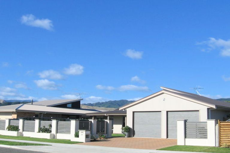 Photo of property in 24 Gandalf Crescent, Paraparaumu, 5032