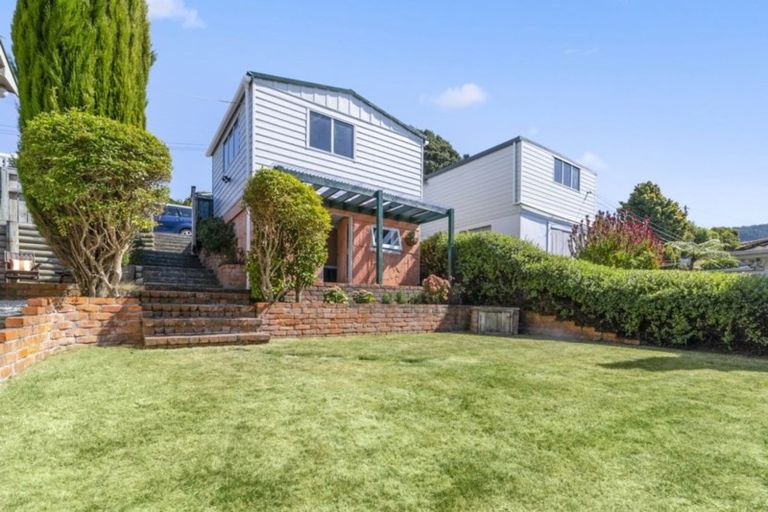 Photo of property in 14 The Drive, Tawa, Wellington, 5028