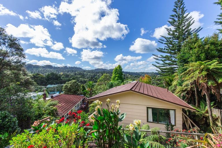 Photo of property in 221 Woodlands Park Road, Titirangi, Auckland, 0604