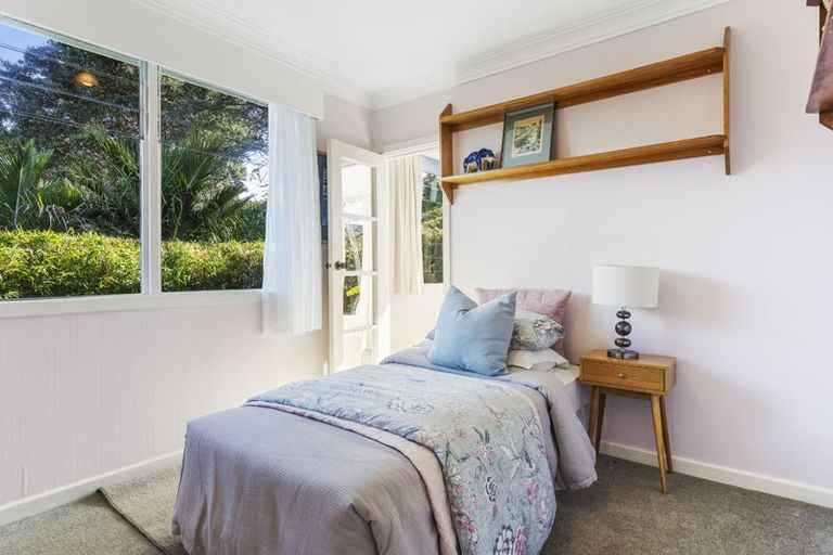 Photo of property in 39 Montgomery Avenue, Rothesay Bay, Auckland, 0630