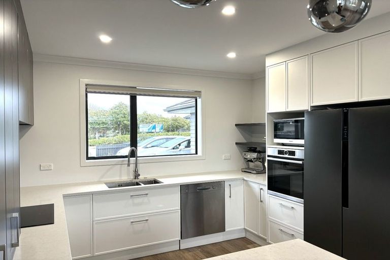 Photo of property in 110 Roberts Line, Kelvin Grove, Palmerston North, 4414