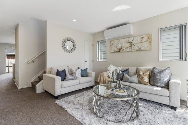 Photo of property in 35 Divide Loop, Takanini, 2112