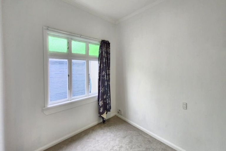 Photo of property in 9 Mahoe Street, Strandon, New Plymouth, 4312