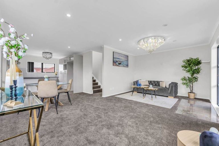 Photo of property in 12 Ranfurly Road, Papatoetoe, Auckland, 2104