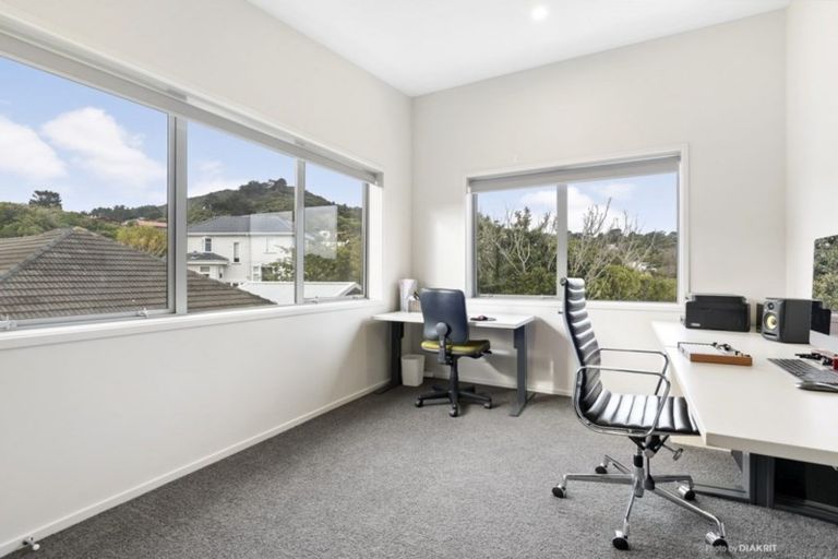 Photo of property in 8a David Crescent, Karori, Wellington, 6012