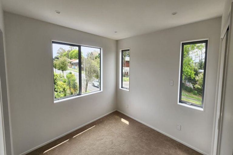 Photo of property in 39 Cascades Road, Pakuranga Heights, Auckland, 2010