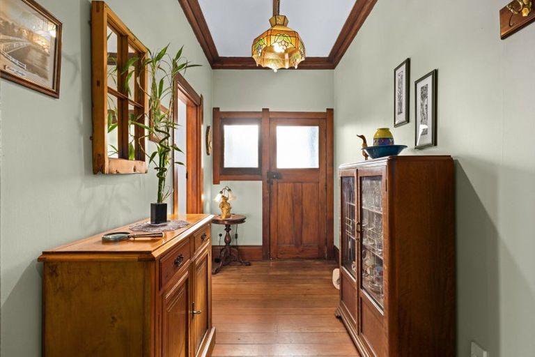 Photo of property in 35 Iona Road, Havelock North, 4130