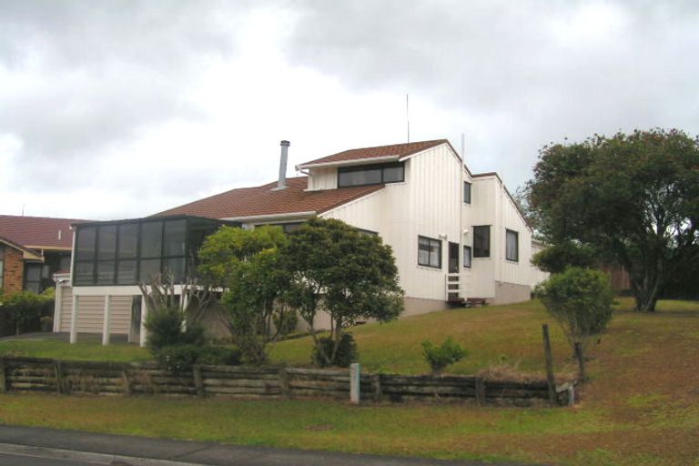 Photo of property in 37 Lyttelton Avenue, Forrest Hill, Auckland, 0620