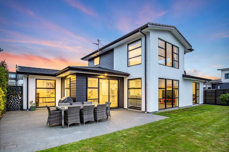 Photo of property in 3 Kaiaho Close, Aotea, Porirua, 5024