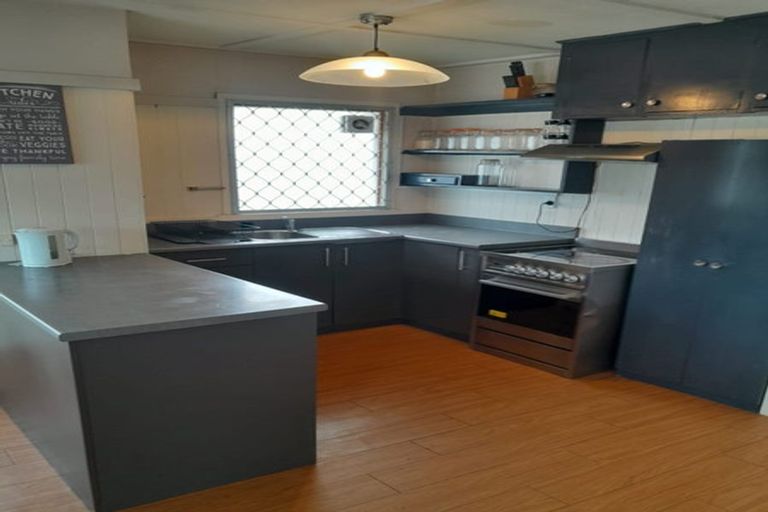 Photo of property in 1/79 Sylvan Avenue, Northcote, Auckland, 0627