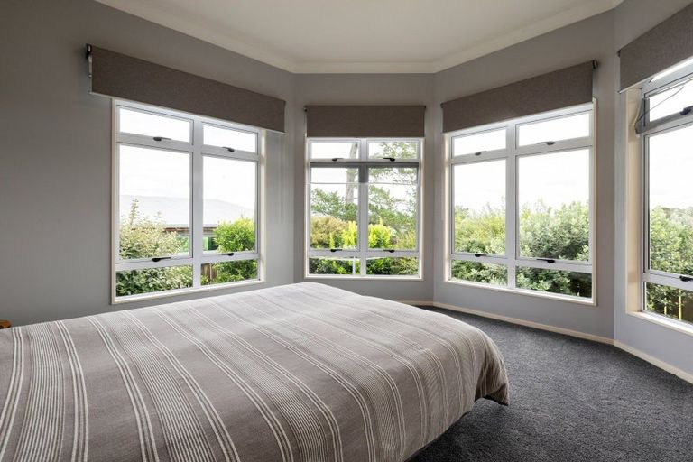 Photo of property in 26 Highgrove Drive, Grandview Heights, Hamilton, 3200