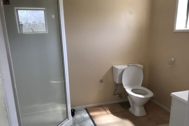 Photo of property in 26 Widmore Drive, Massey, Auckland, 0614