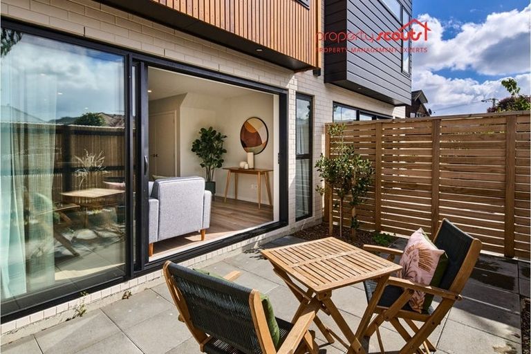 Photo of property in 2/90 Knights Road, Hutt Central, Lower Hutt, 5010