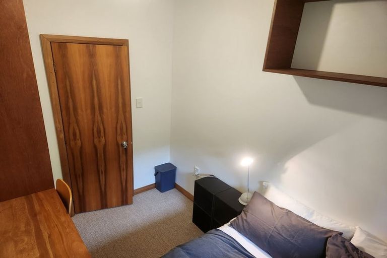 Photo of property in 34 Cannon Hill Crescent, Mount Pleasant, Christchurch, 8081