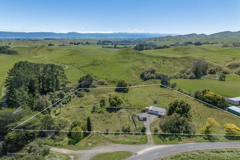 Photo of property in Ex Awariki School, 667 Mangahei Road, Te Uri, Dannevirke, 4973