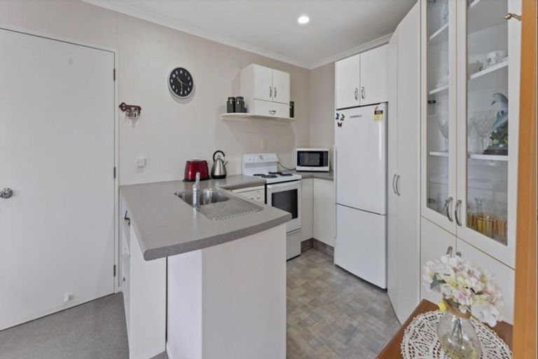 Photo of property in 2/156 Carrington Street, Lower Vogeltown, New Plymouth, 4310