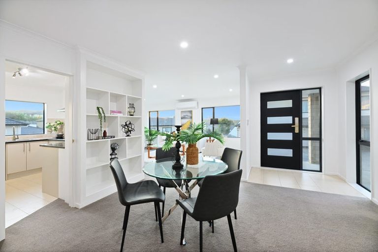 Photo of property in 37c Simpson Road, Ranui, Auckland, 0612