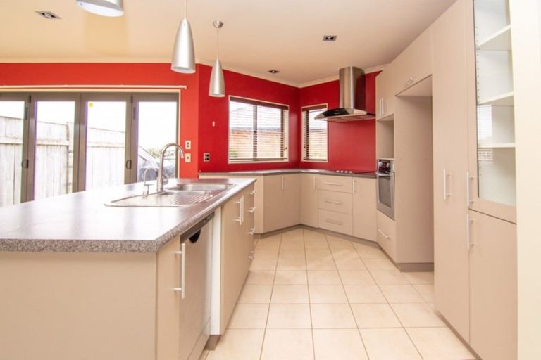 Photo of property in 4 Johnstone Drive, Fitzherbert, Palmerston North, 4410