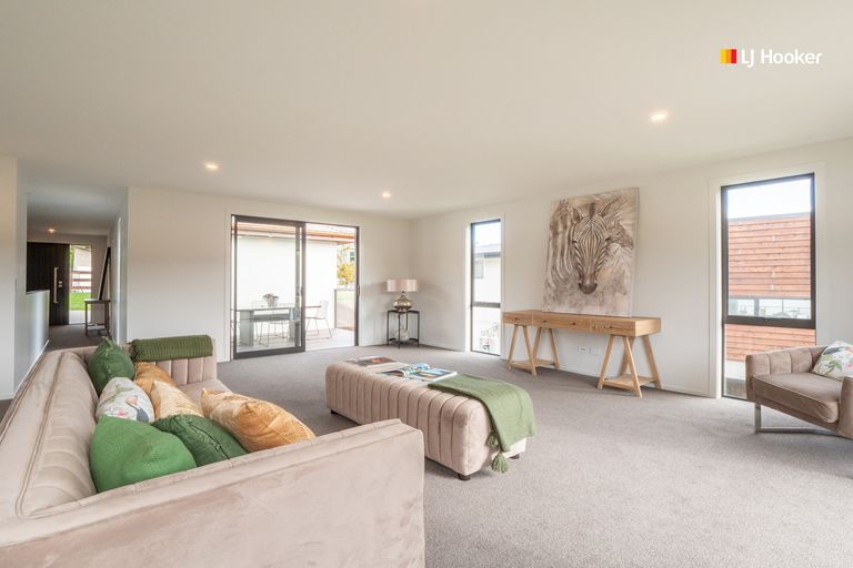 Photo of property in 27 Grandvista Drive, Green Island, Dunedin, 9018