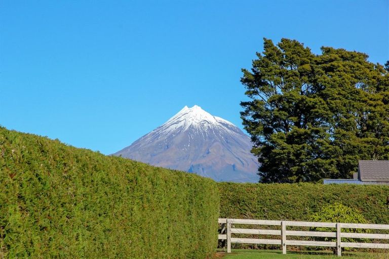 Photo of property in 39 Allan Road, Burgess Park, New Plymouth, 4371