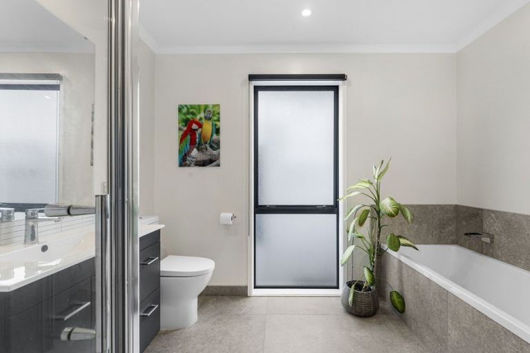 Photo of property in 13 Ian Morrison Road, Hobsonville, Auckland, 0616