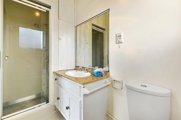 Photo of property in 174 Cascades Road, Pakuranga Heights, Auckland, 2010