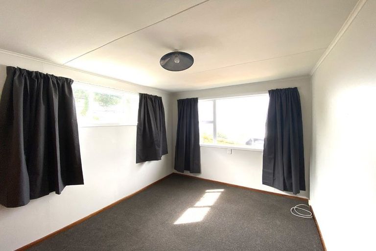 Photo of property in 17 The Drive, Tawa, Wellington, 5028
