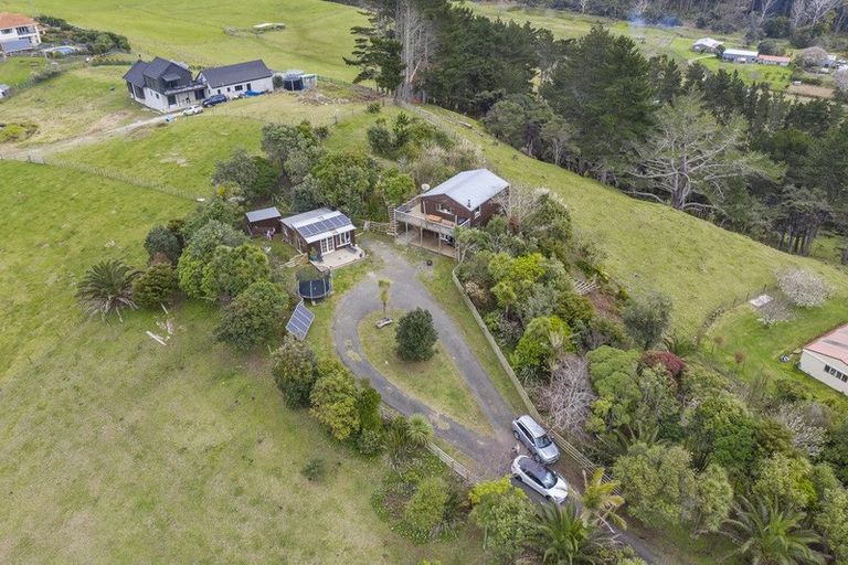 Photo of property in 2219 South Head Road, South Head, Helensville, 0874