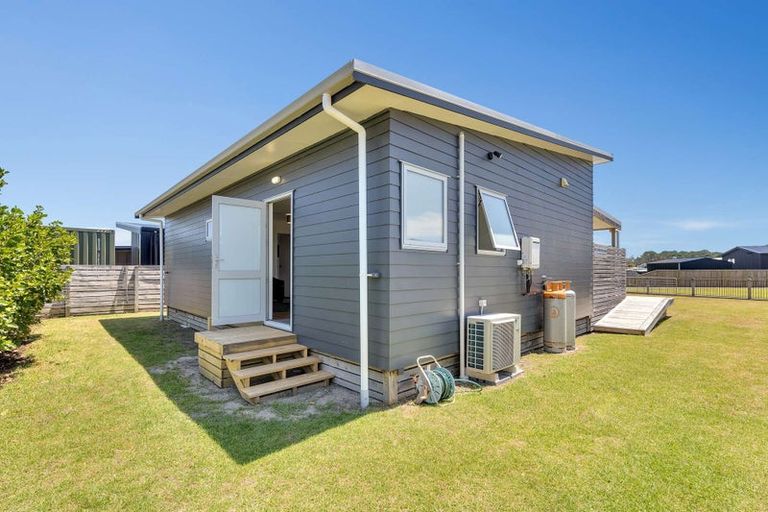 Photo of property in 112 Mahoe Place, Matarangi, Whitianga, 3592