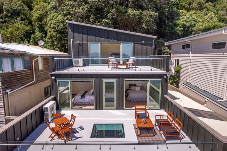 Photo of property in 10 Ocean Parade, Pukerua Bay, 5026