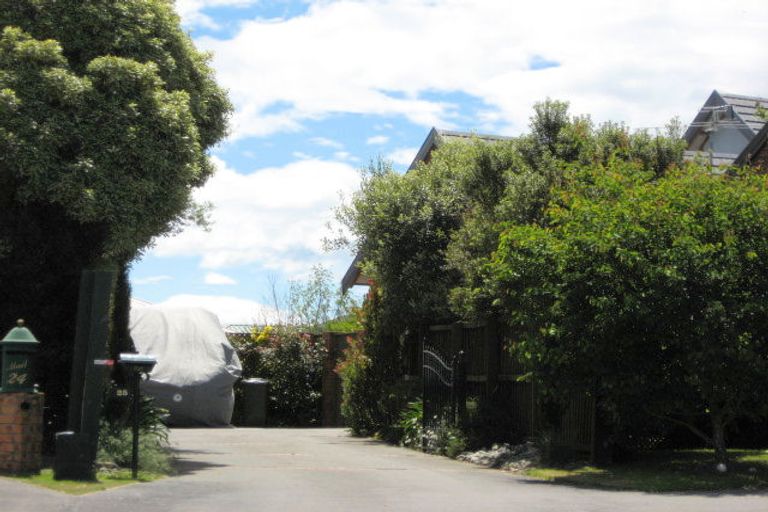 Photo of property in 25 Carmana Gardens, Rangiora, 7400