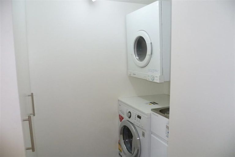 Photo of property in 15 Kenwyn Terrace, Newtown, Wellington, 6021