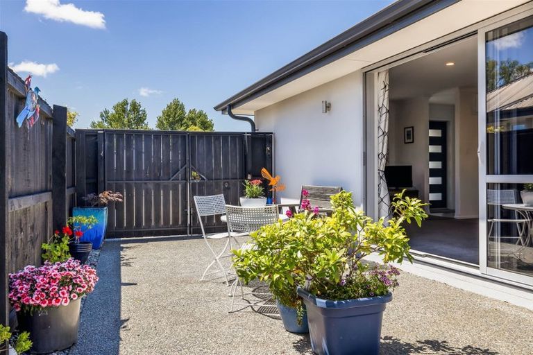Photo of property in 155 Queenspark Drive, Parklands, Christchurch, 8083