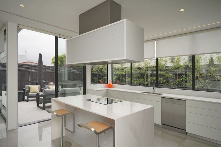 Photo of property in 89 Jeffreys Road, Fendalton, Christchurch, 8052